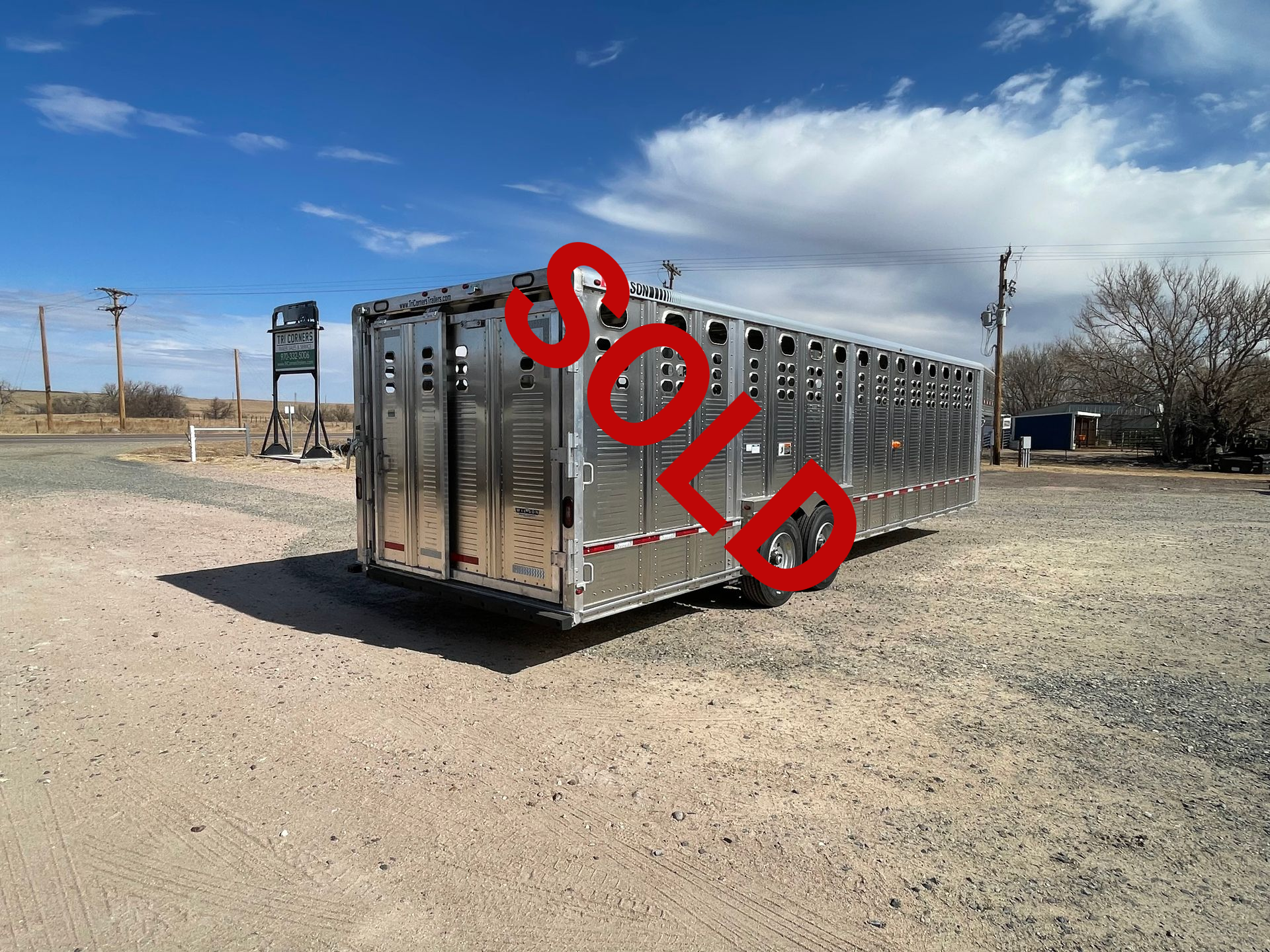 2027 Wilson 28' "Foreman" Livestock Trailer