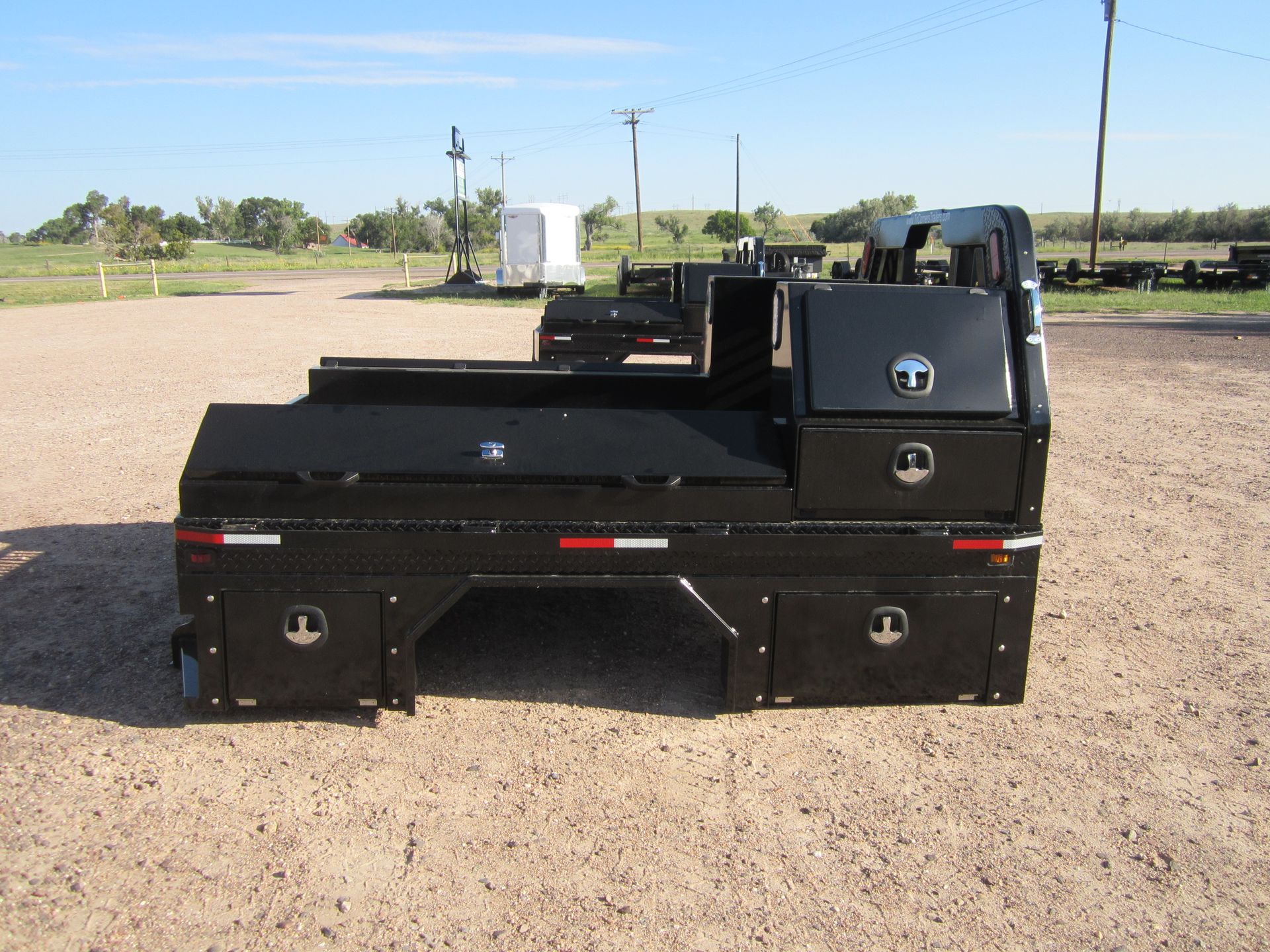 2026 Besler 8000 Series Skirted Long Box GMC