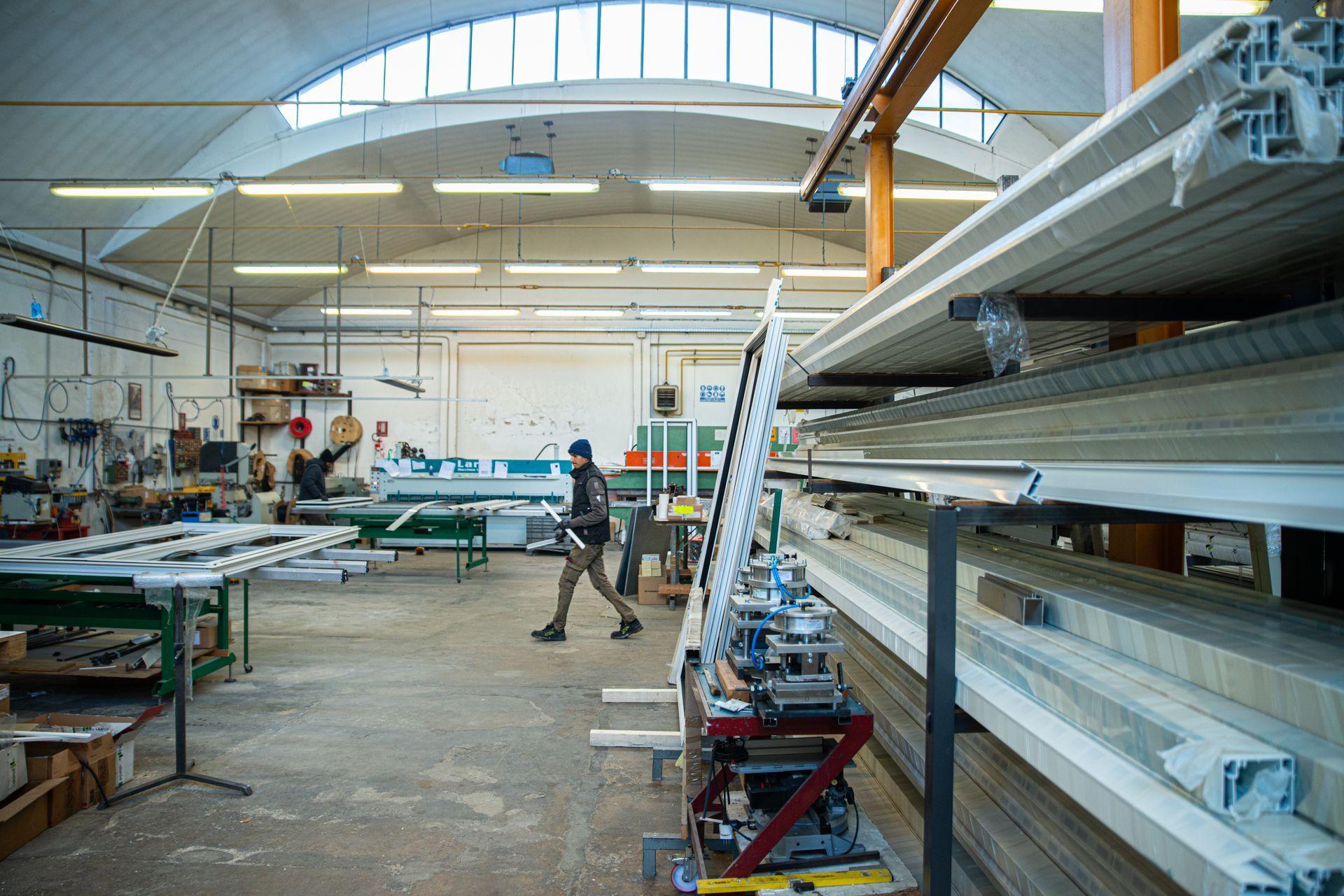 Sede dell'azienda di produzione di serramenti a Milano Milglass