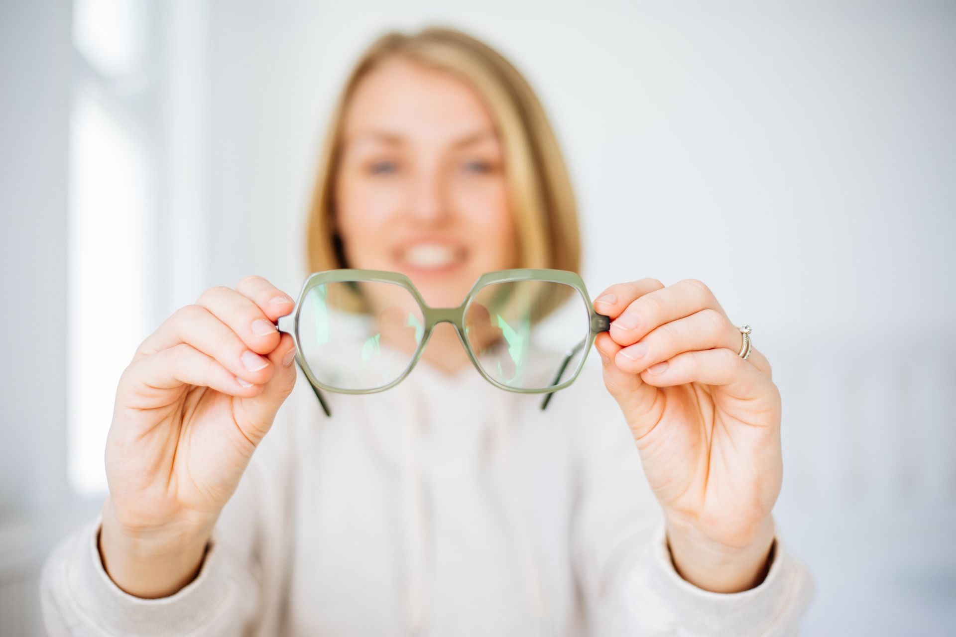 Ophthalmologist Examining Woman | Spokane Valley, WA | Eye Care Associates
