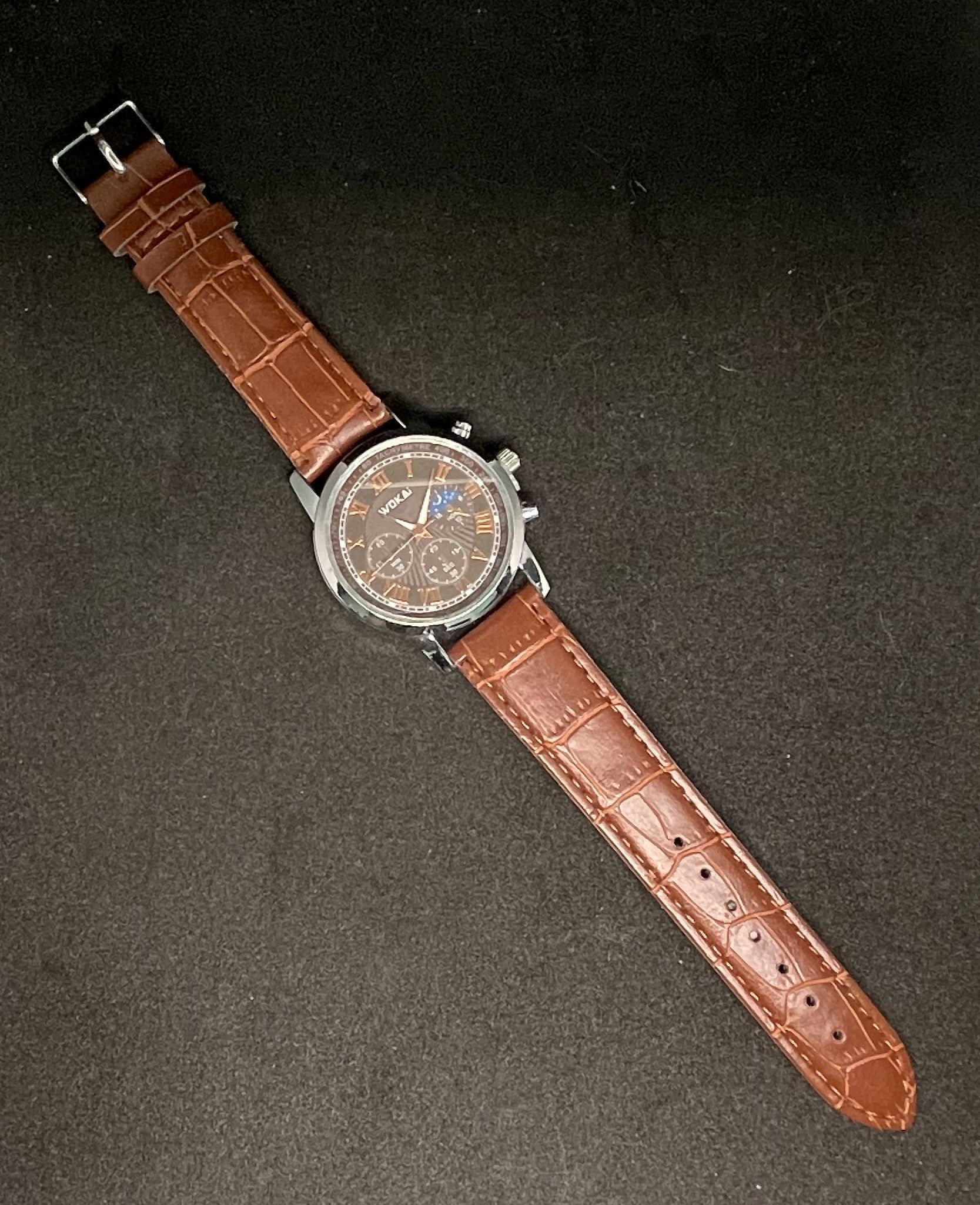 Heren Horloge-zilverkleurige kast-zwarte wijzerplaat met koperkleurige cijfers en bruine polsband