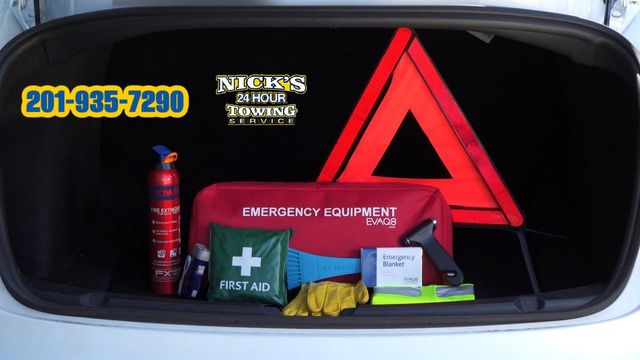 Why Should You Have an Emergency Car Kit: Essential Safety
