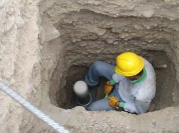 Laboratorio De Suelo Labsy Const,  realizamos ensayos de compresión de testigos de concreto.