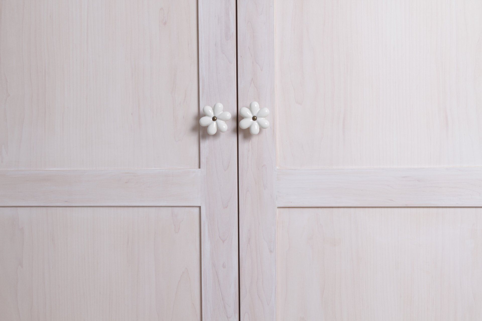 ארון עץ מייפל מולבן