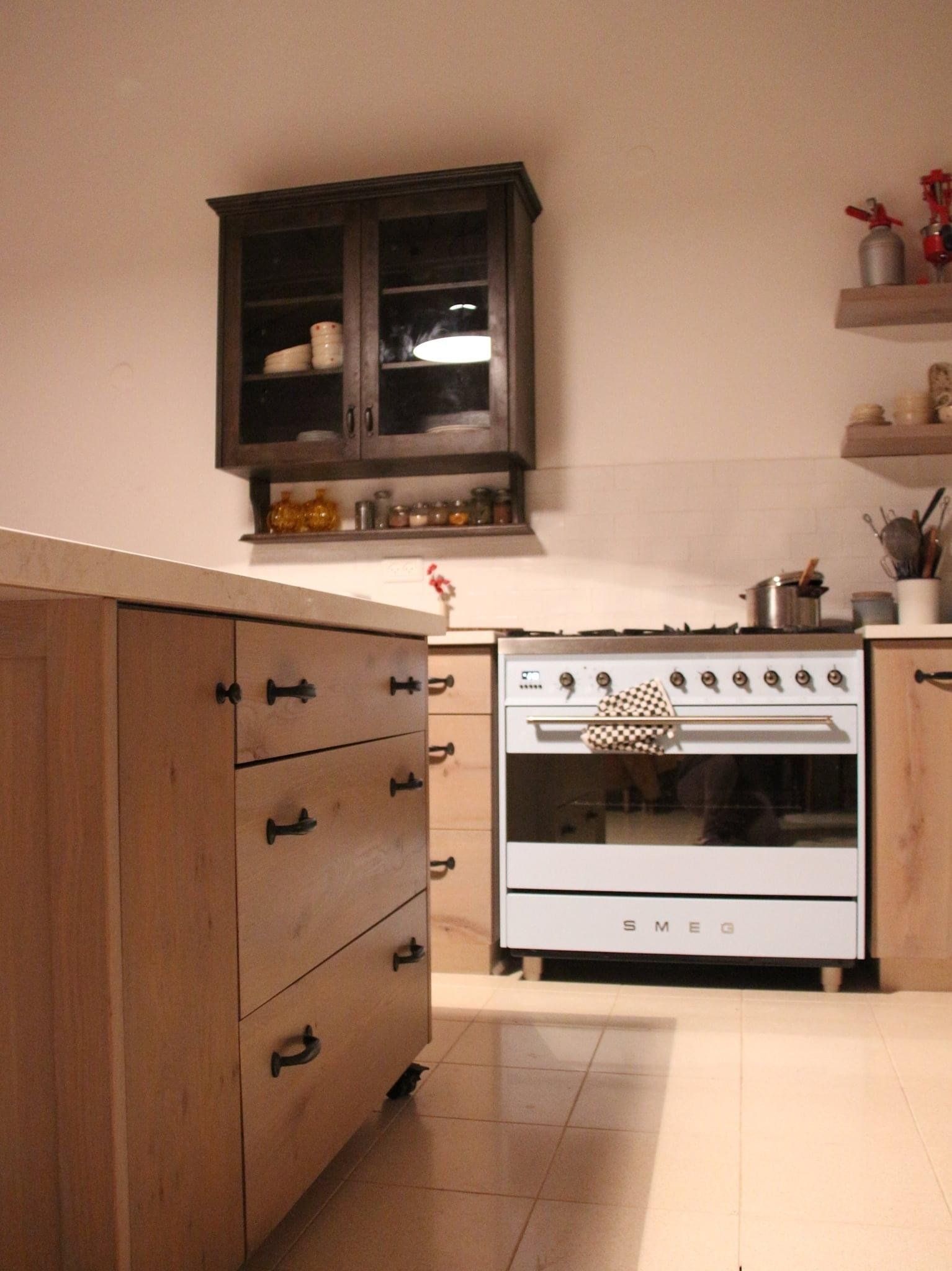 מטבח עץ אלון כפרי