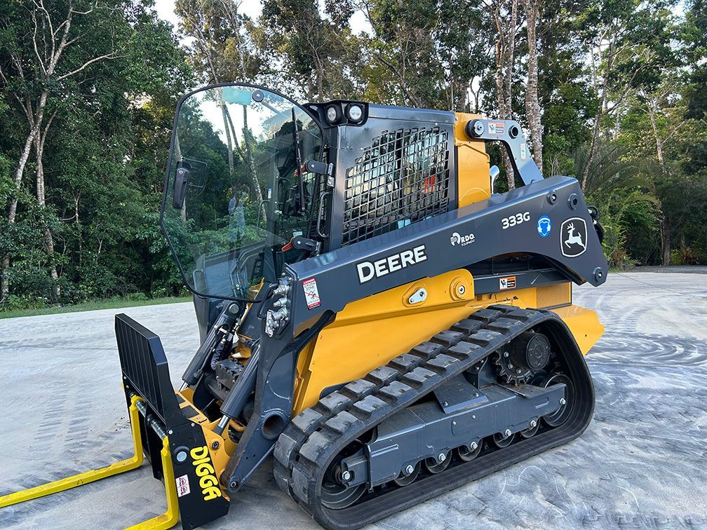 tracked-loader-land-clearing