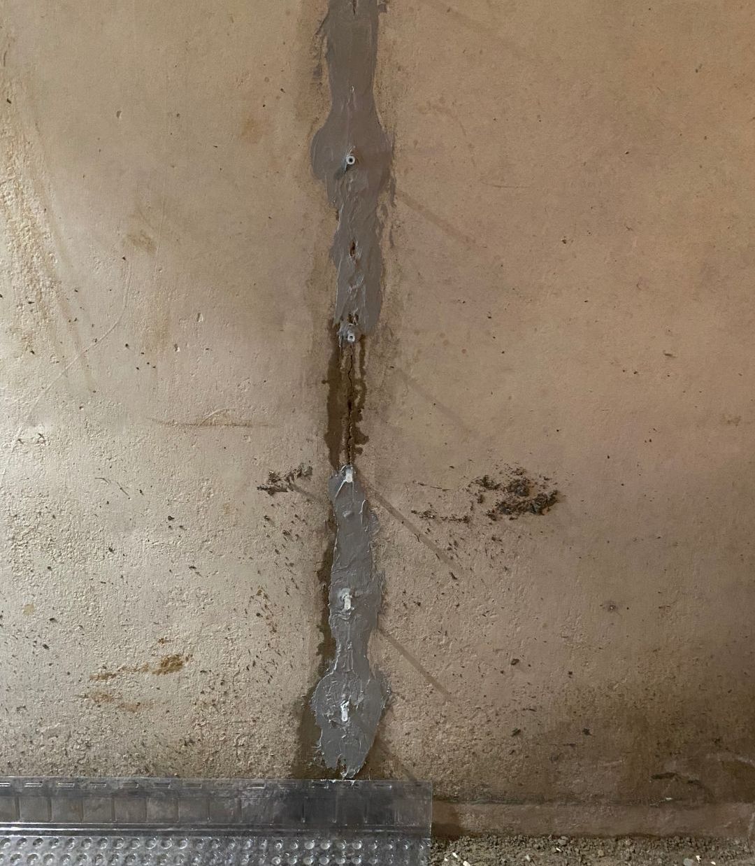 what-do-foundation-wall-cracks-mean