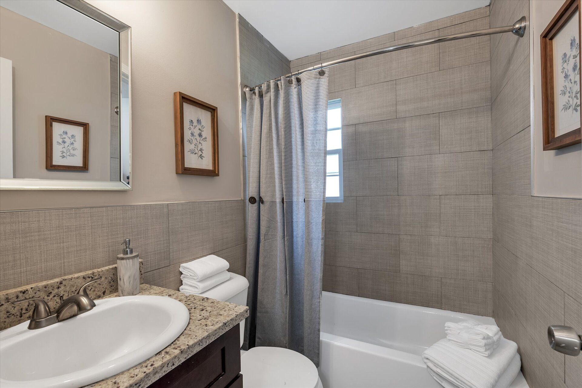 Toledo, Ohio Apartments for Rent Larchmont Estates