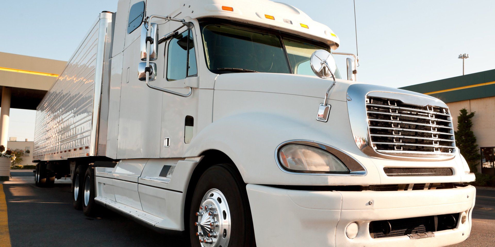 White Semi-Truck - Arlington, TX - See The Fleet