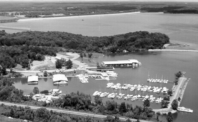 an aerial view of green turtle bay marina with boats docked