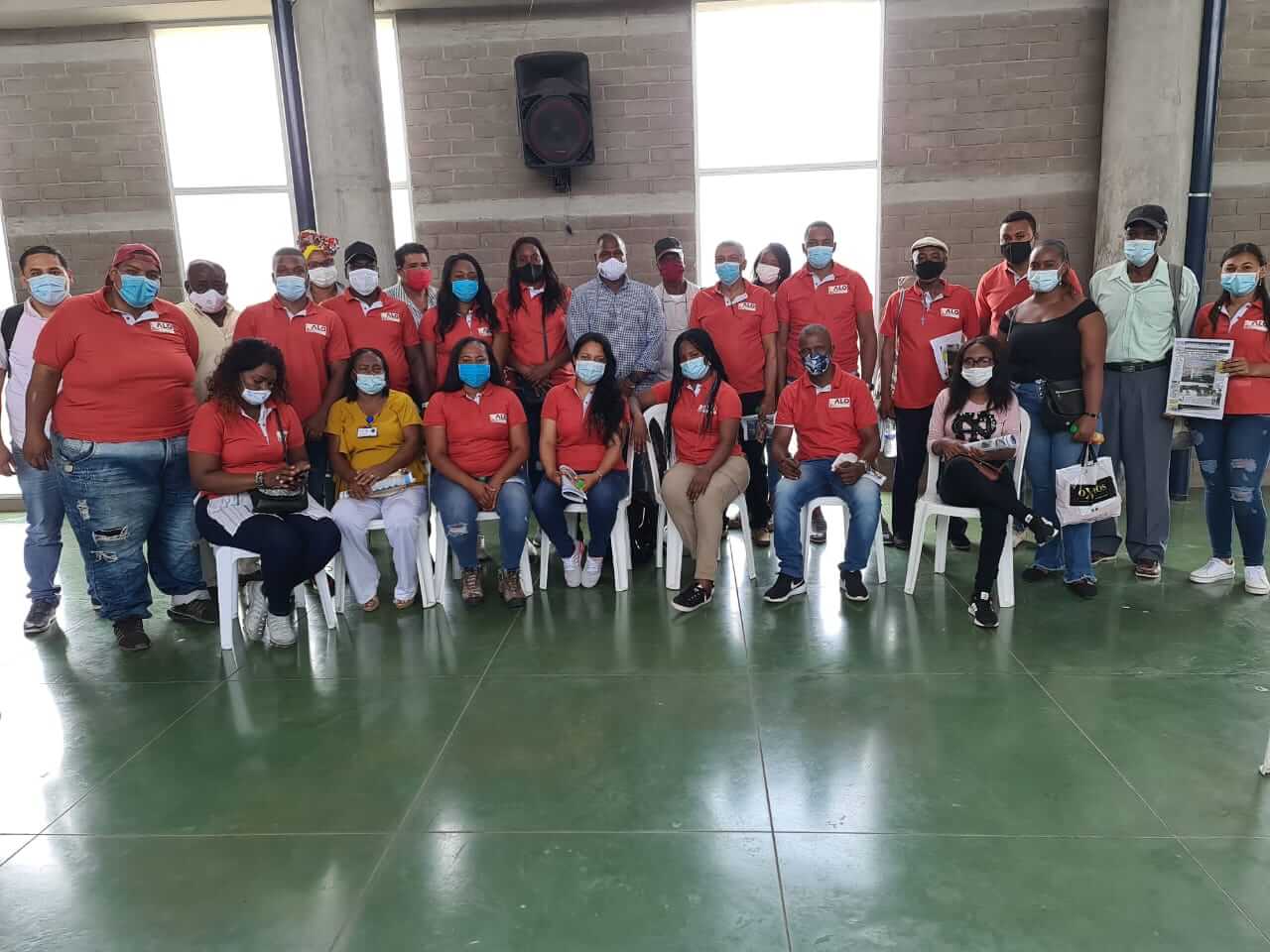 Socialización con la comunidad