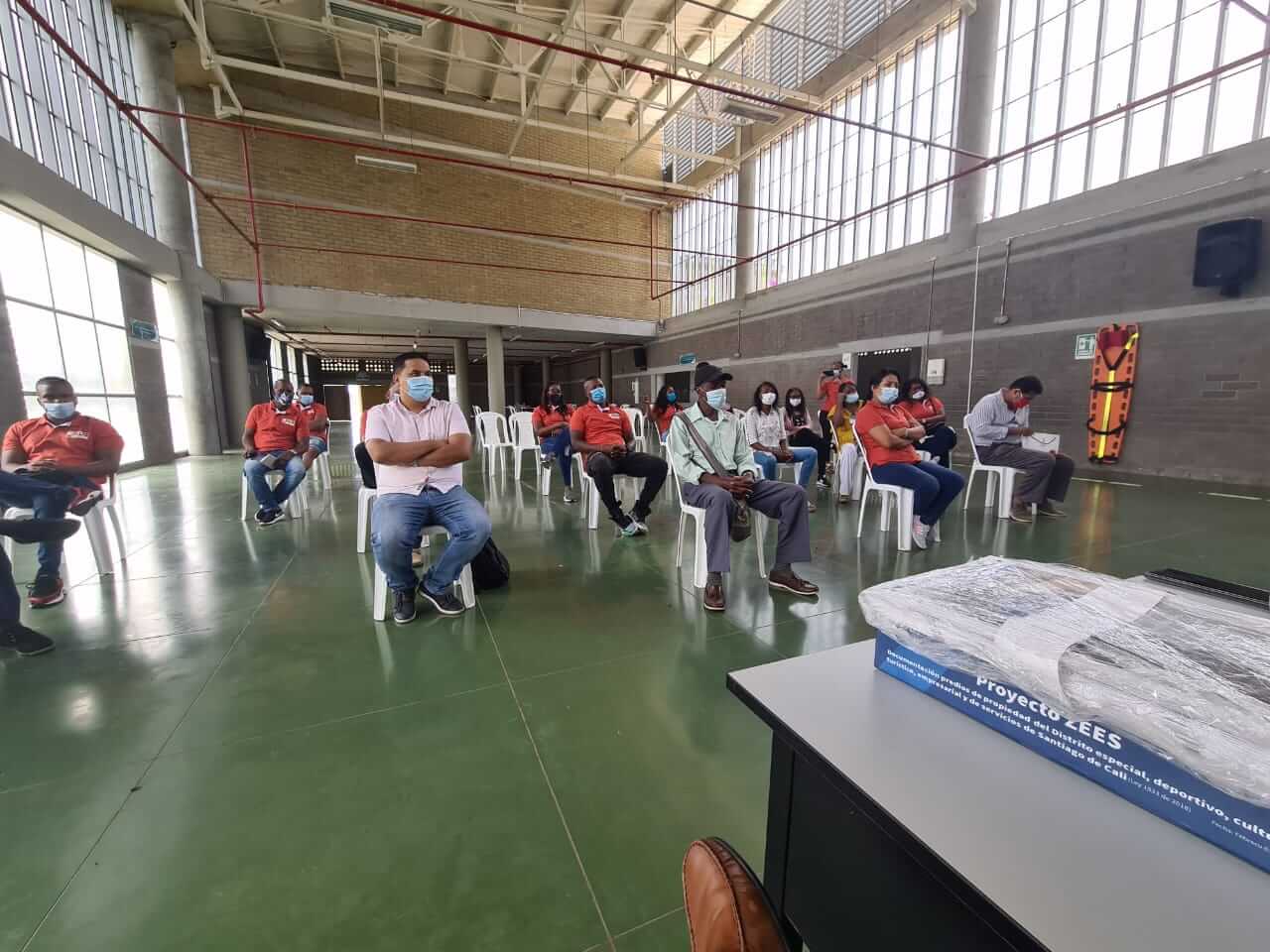 Socialización con la comunidad