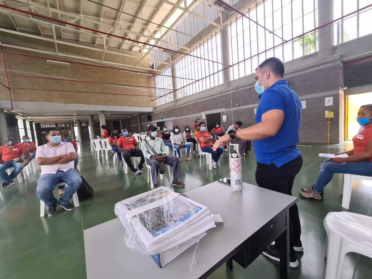 Socialización con la comunidad