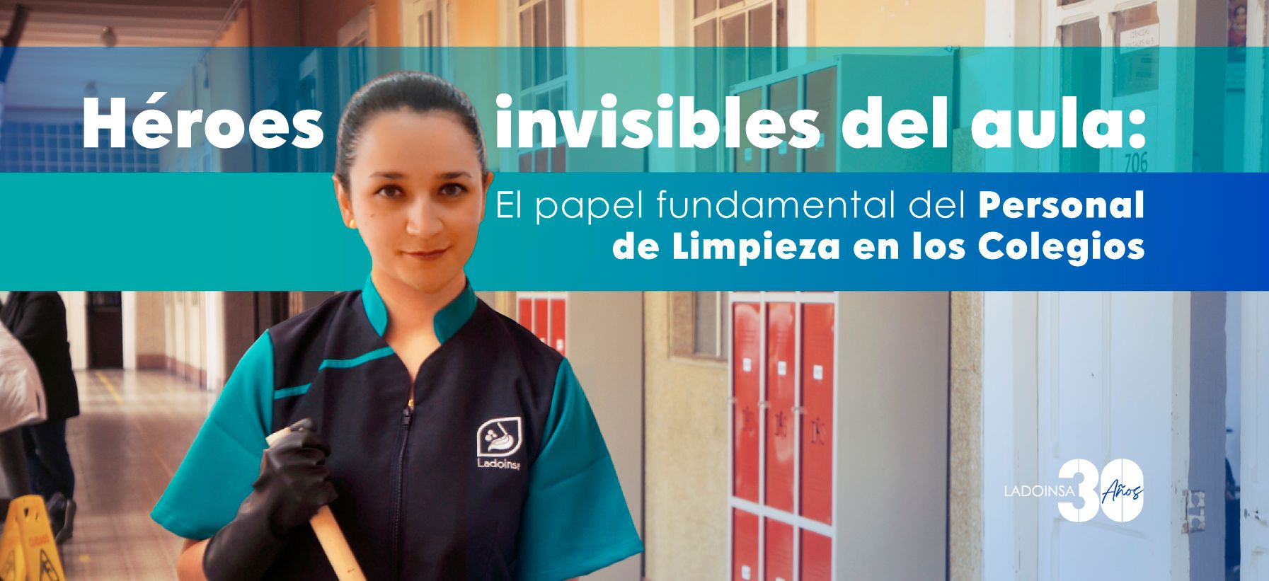 Operaria de limpieza en colegio