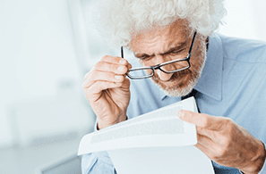Old Person with Poor Eye Sight - Macular Degeneration in Saint Cloud, MN