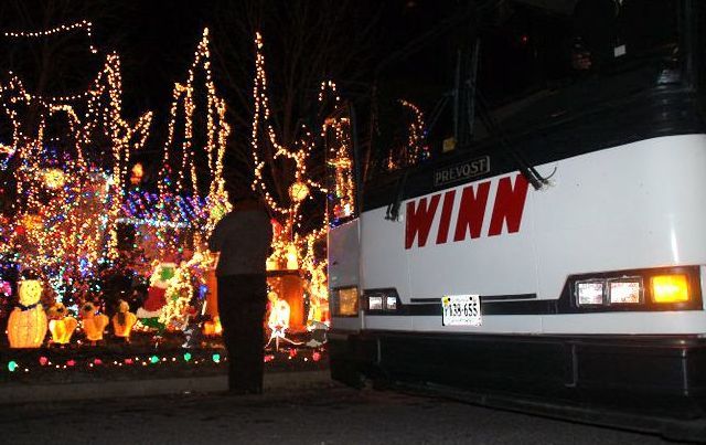 Winn Bus Tacky Light Tour Stop — Richmond, VA — Winn Transportation