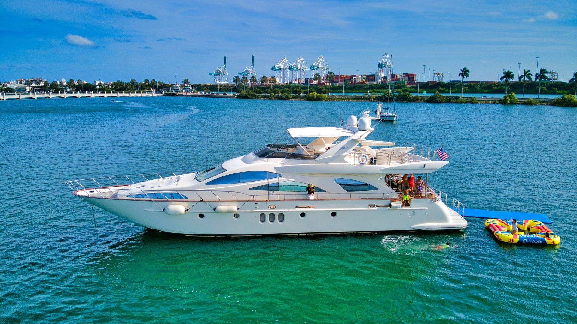 The Azimut 80' Yacht