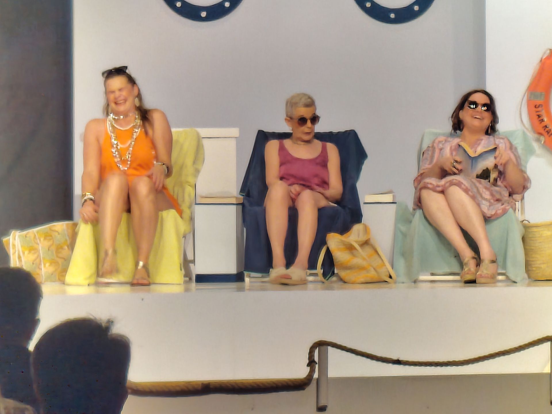 Alle hens aan dek: De vriendinnen hebben lol