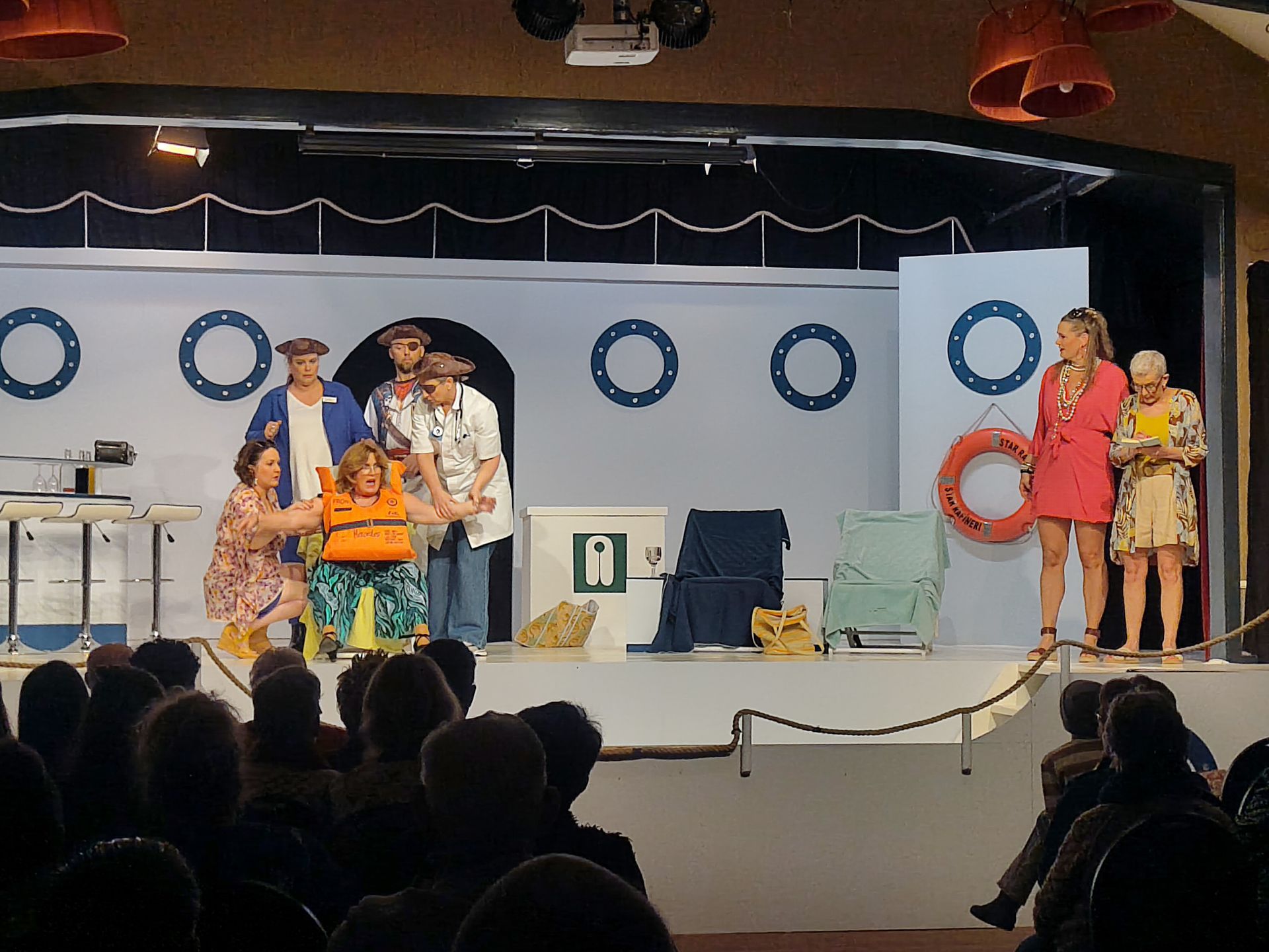 Alle hens aan dek: Dokter Roosje Valk komt te hulp