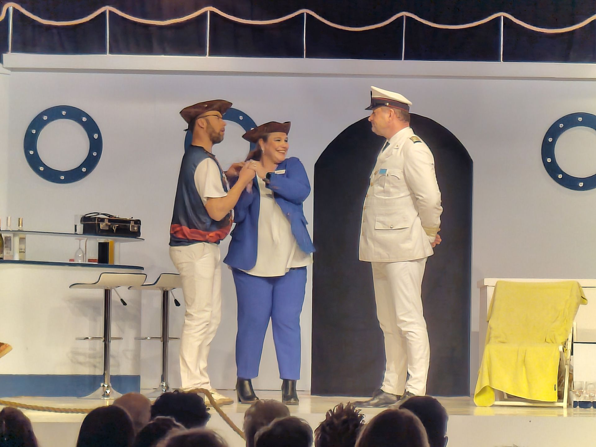 Alle hens aan dek: Judith gaat met haar matroos Bertje mee