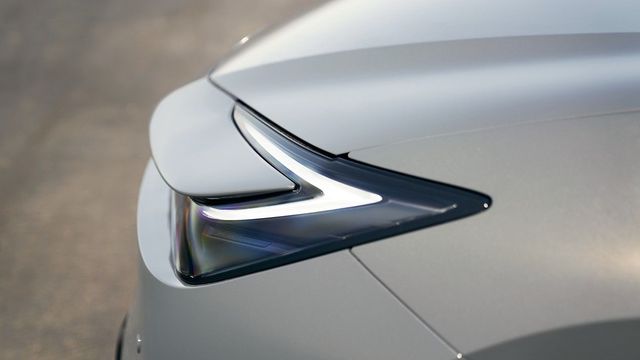 2024 Toyota Prius Distinctive headlights and taillights