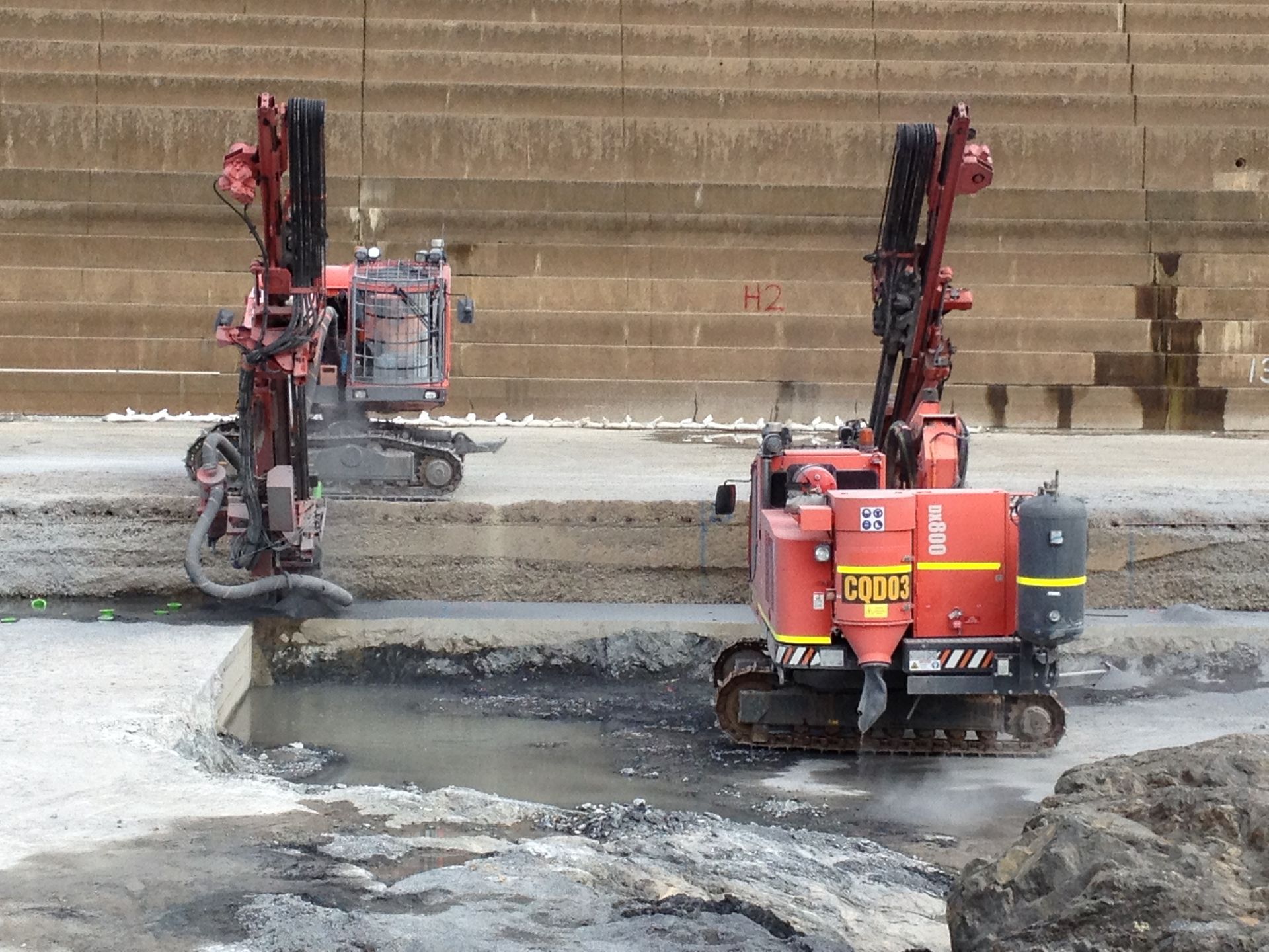 A red tractor with the letters ecr on it