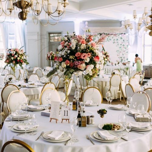 Closeup view of the luxurious wedding table decoration