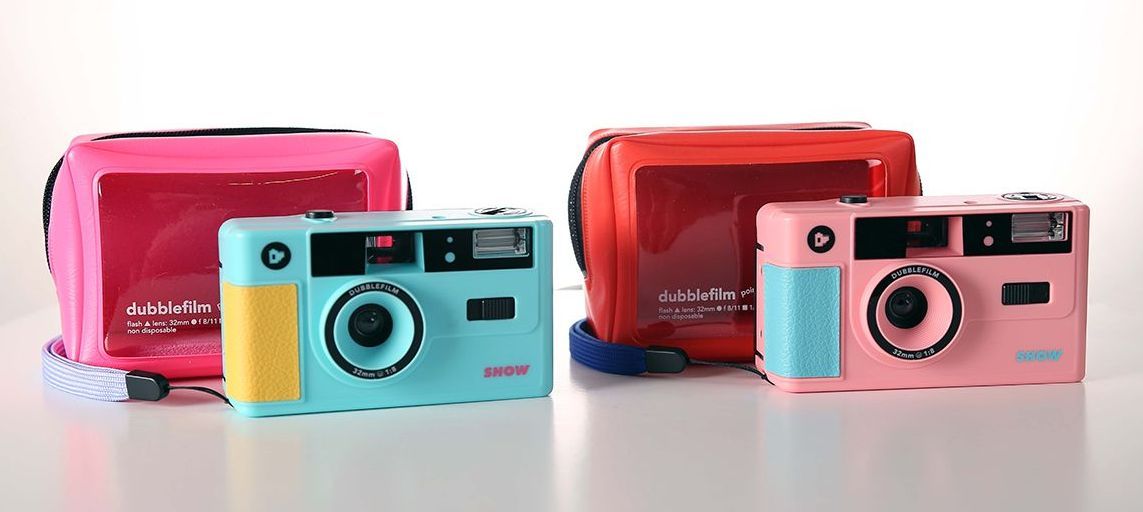 Dubble film reusable cameras with their corresponding cases.