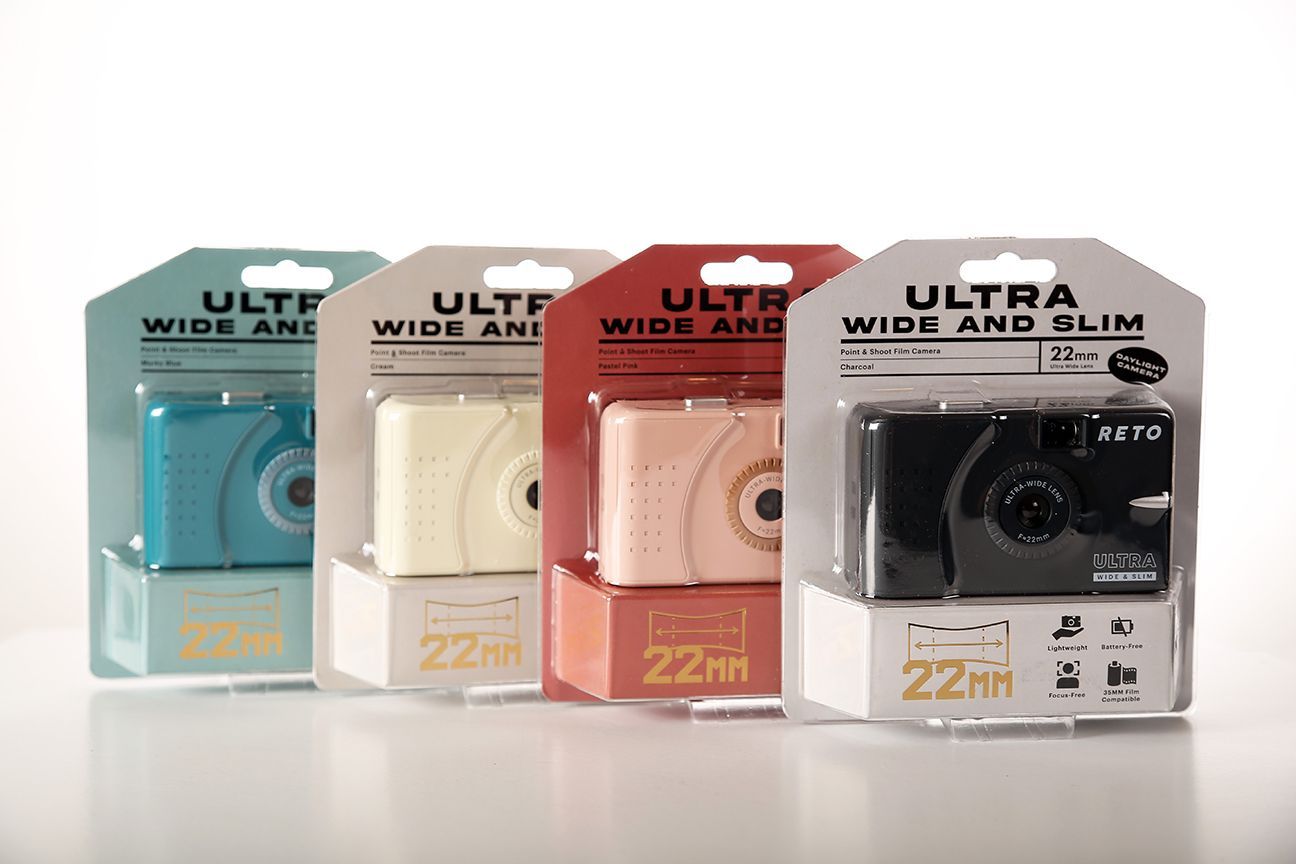 Reto Ultra Wide and Slim 35mm reusable film cameras