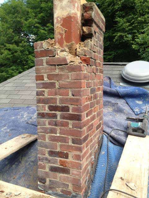 Damaged Chimney – West Springfield, MA – Rolandini Brothers Masonry