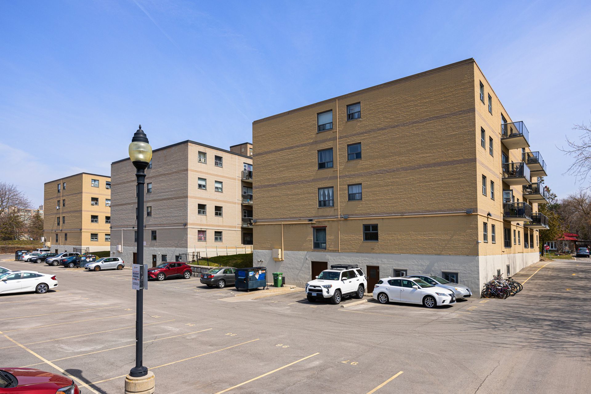 Cedar Avenue Apartments at 274278 Cedar Avenue offers apartments for