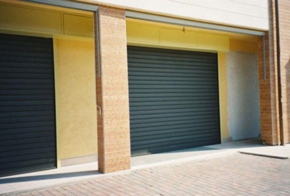 Portone motorizzato verde