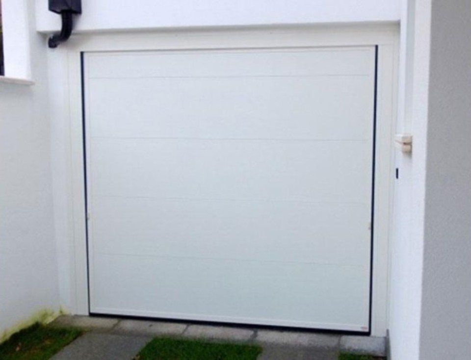 Portone garage bianco