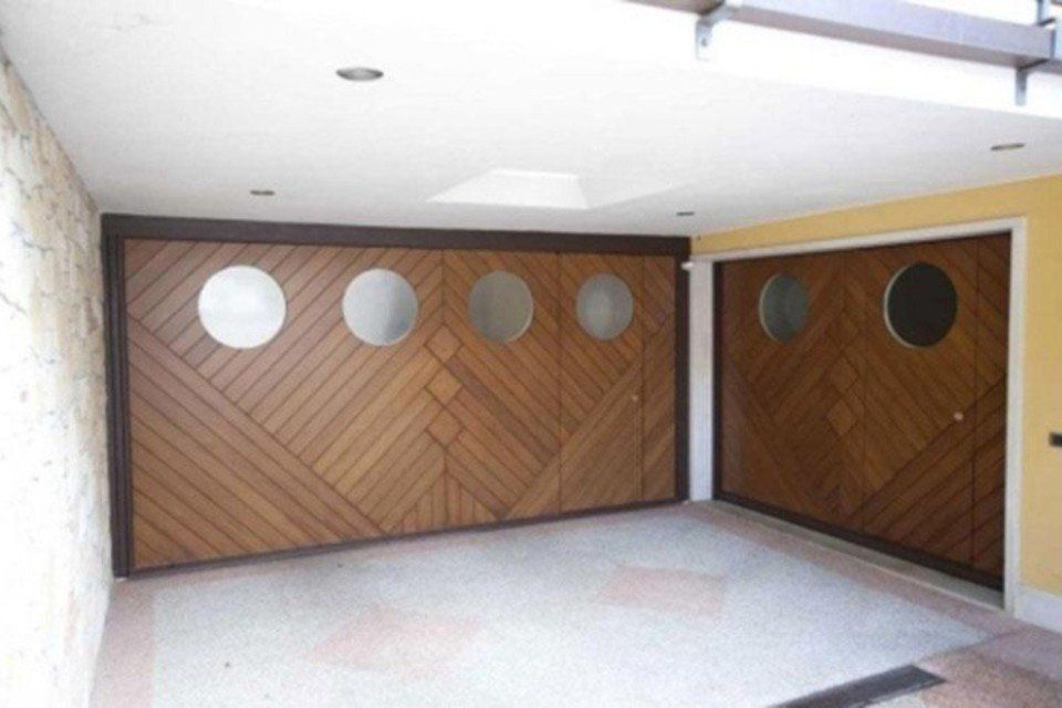 Portone garage con oblò