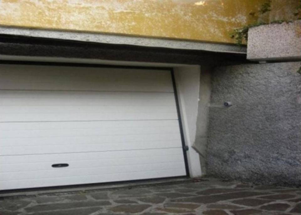 Portone basculante aperto