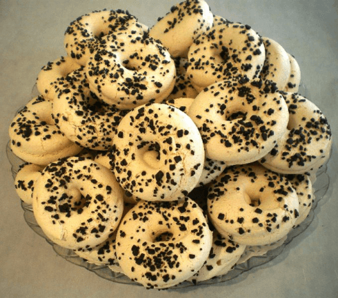 ciambelle con granella di cioccolato