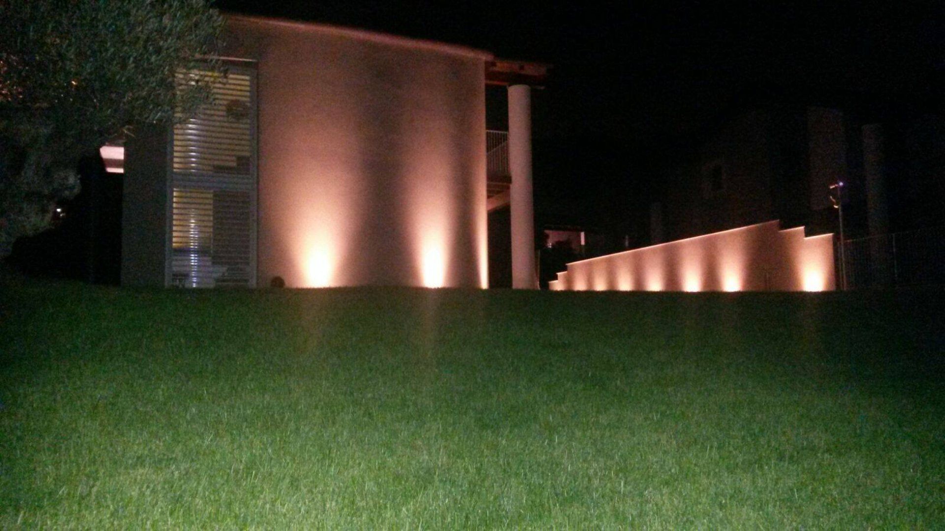 esterni villa con giardino