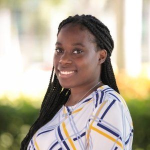 Victoria Armand Headshot