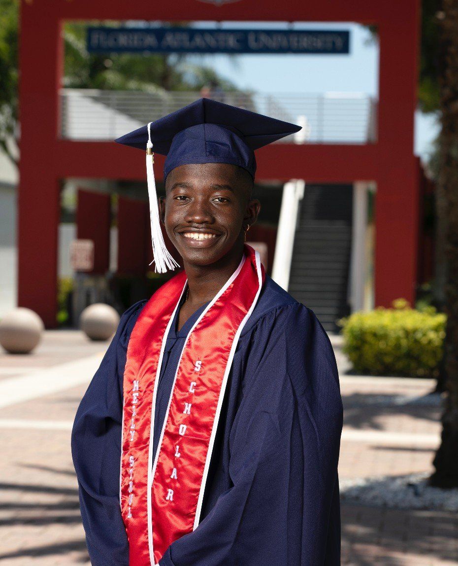 Virone Devine Headshot