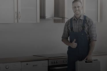 Repair Man With Thumbs Up | Omaha, NE | Andy's Appliance