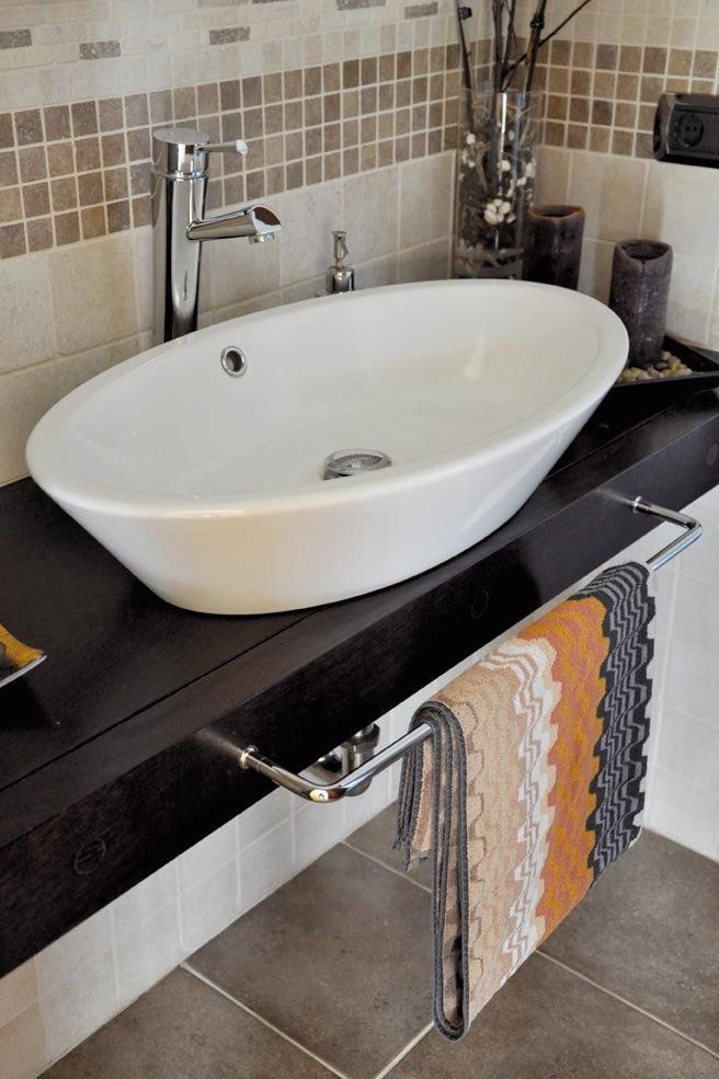 Arredo bagno in legno