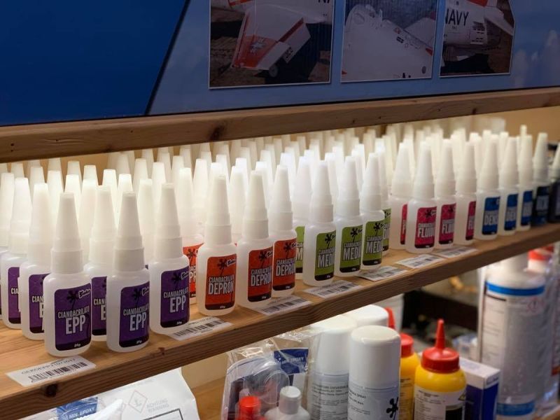 Colle per modellismo