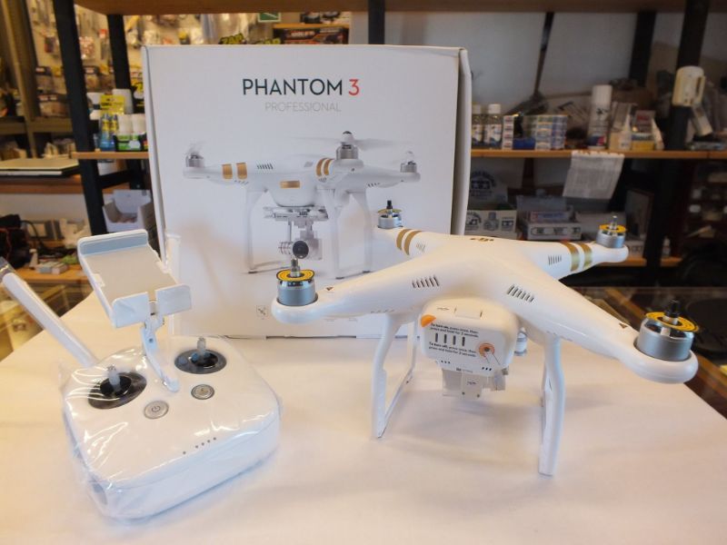 Un drone dotato di camera stabilizzata