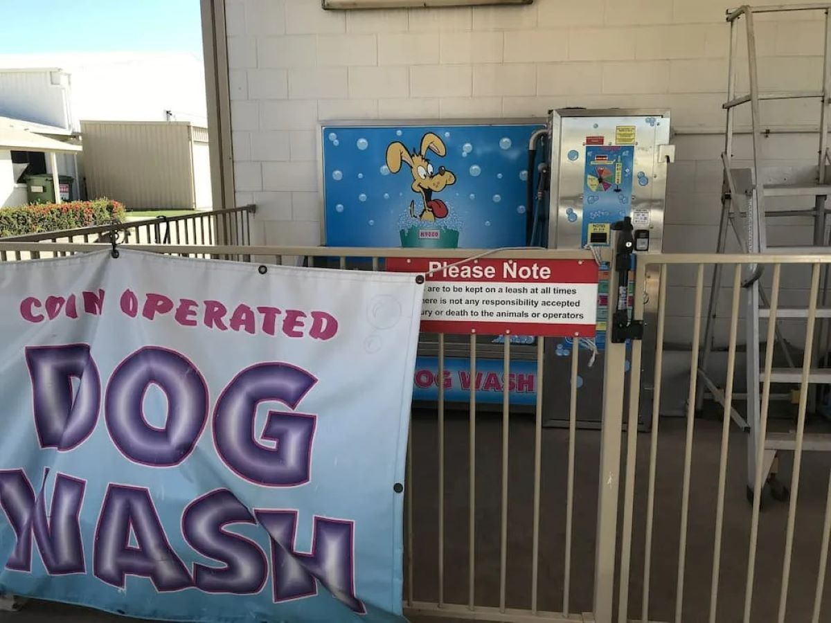 A Sign for A Coin Operated Dog Wash — Whitsunday Wash In Bowen, QLD