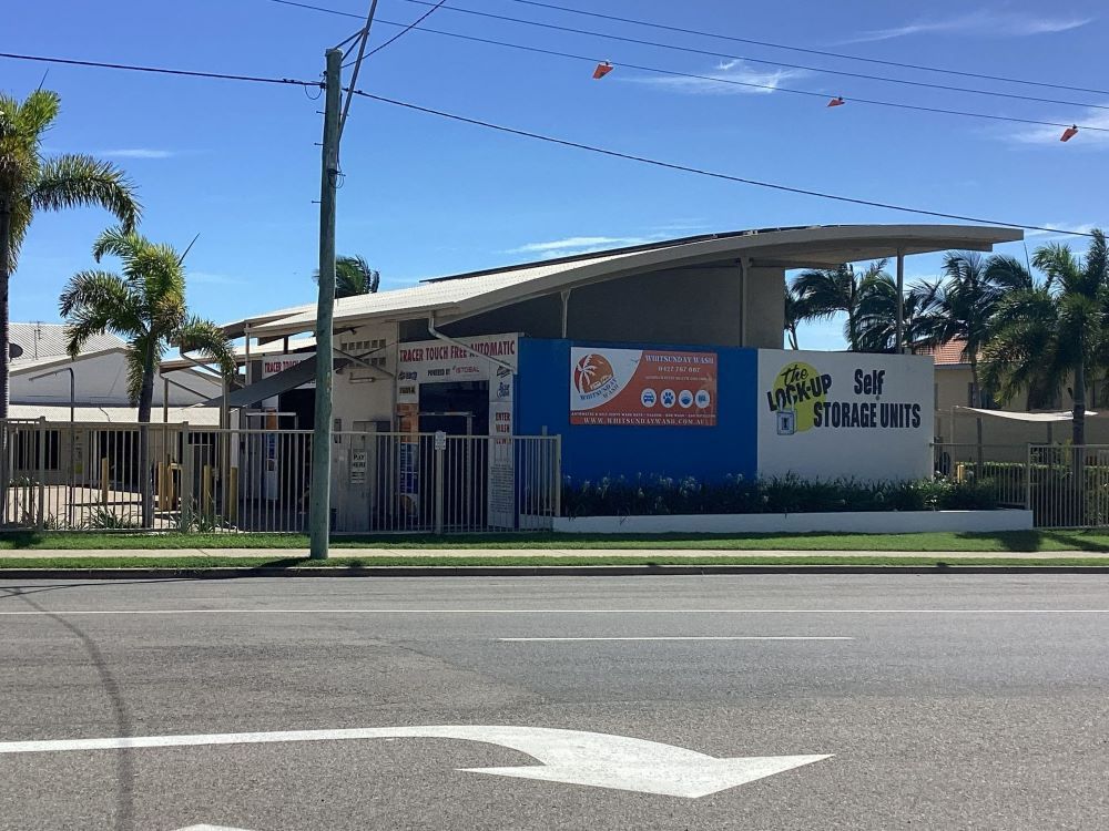 A Building with A Sign that Says Good on It — Whitsunday Wash In Bowen, QLD
