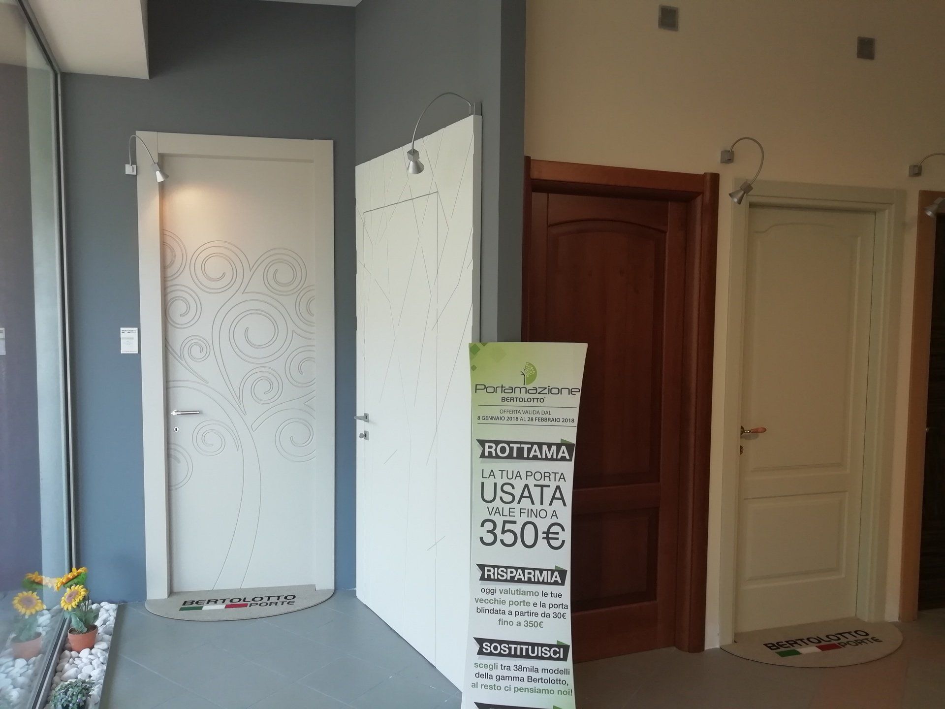 porte da interni bianche ed effetto legno