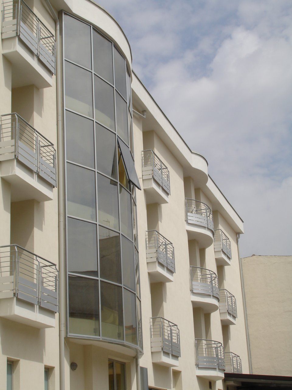 infissi edificio Mediterraneo hotel