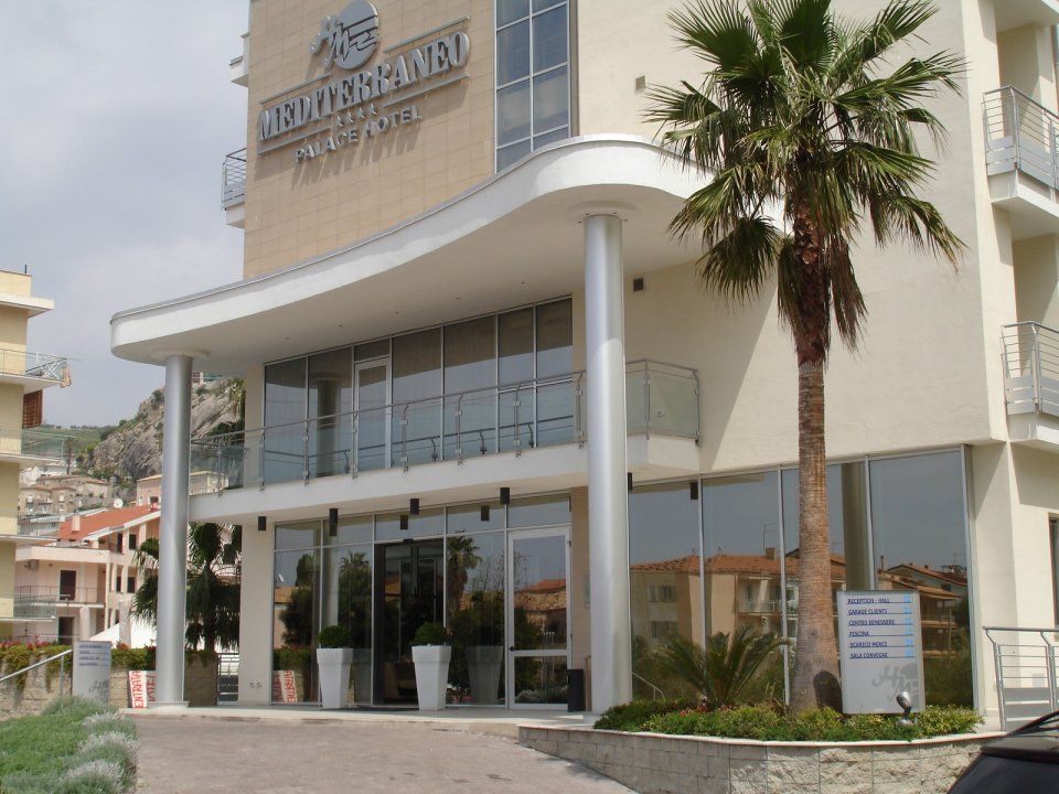 costruzione di porte e finestre Mediterraneo hotel