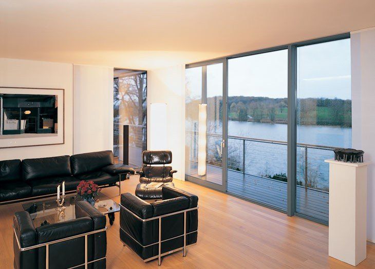 finestre in vetro e alluminio