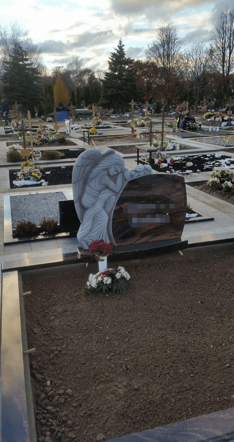 Akmeniniai skulptūrų paminklai